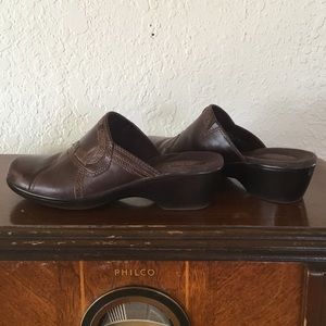 Clark’s Leather Mules Clogs